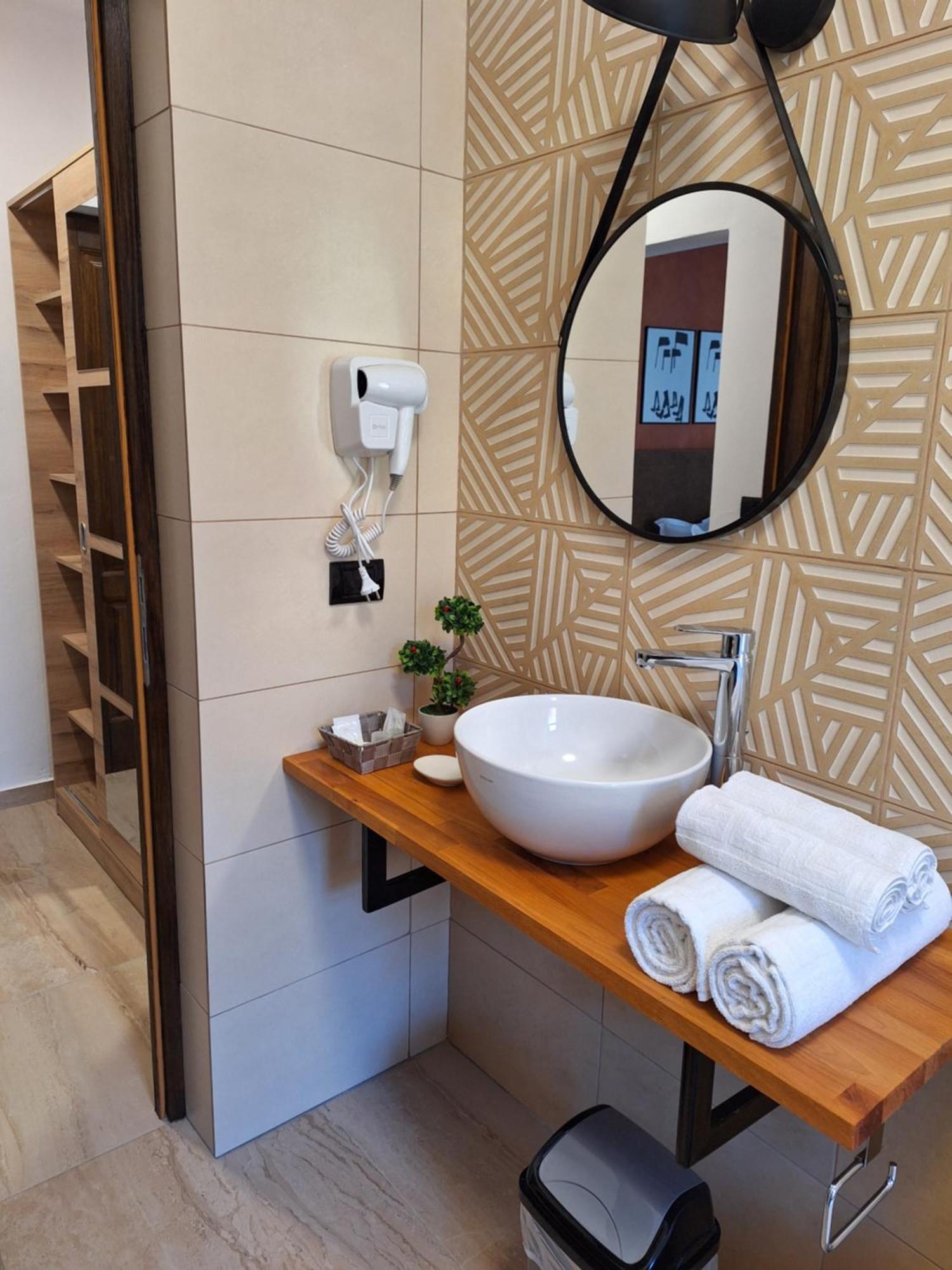 Danifeld Inn Voronet Ngoại thất bức ảnh